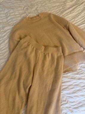 Women's Cream Crewneck Knit Sweater & Lounge Pant Set